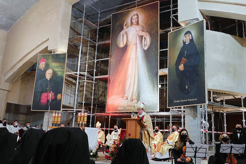 Poland Gives Thanks to God for Gift of Sr Faustina