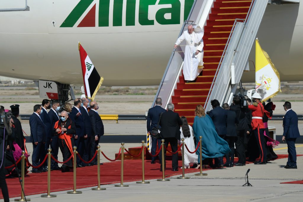 Viaje a Irak: El Papa llega a Bagdad