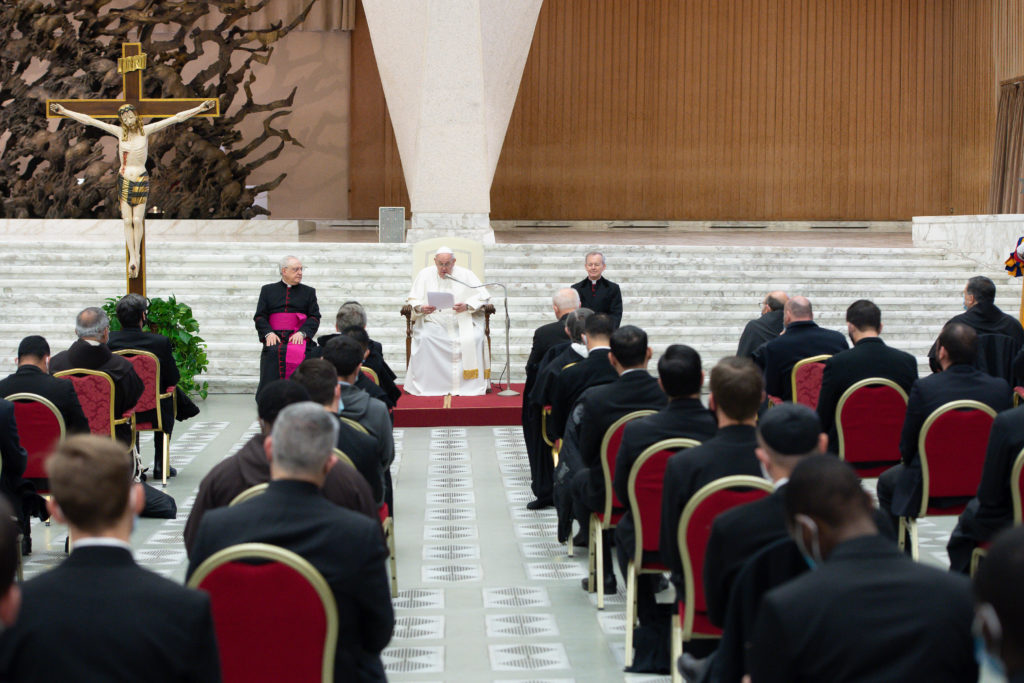 Audiencia del Papa a los participantes del curso sobre Foro Interno