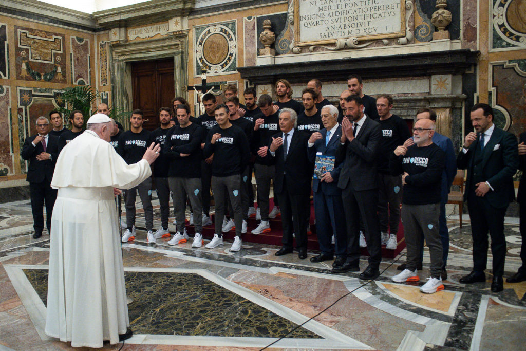 Pope Greets Pro Recco Water Polo Team 1913