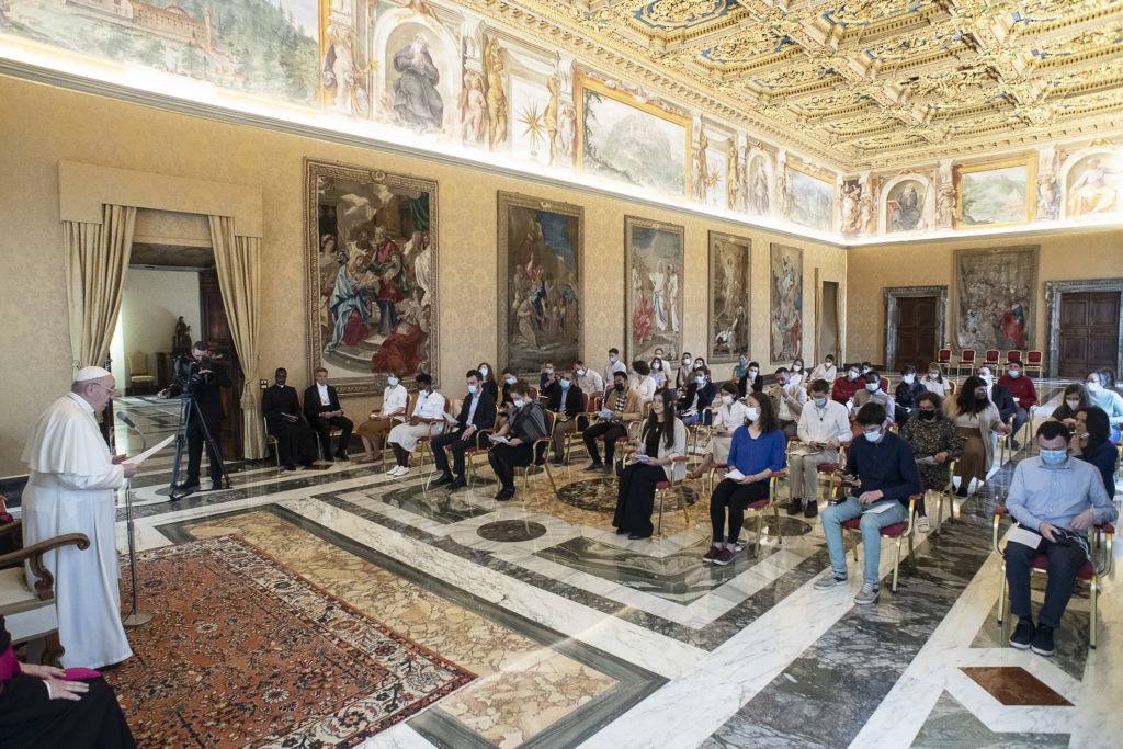 El Papa agradece a la comunidad ‘Chemin Neuf’ su servicio al bien común