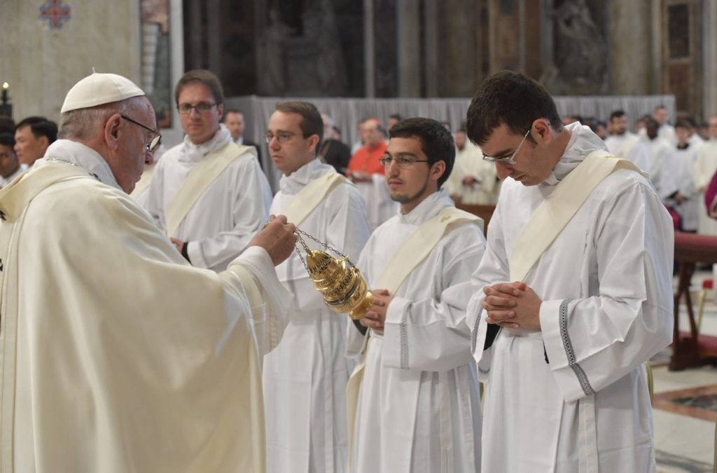 Il S. Padre ordinerà domenica nove sacerdoti