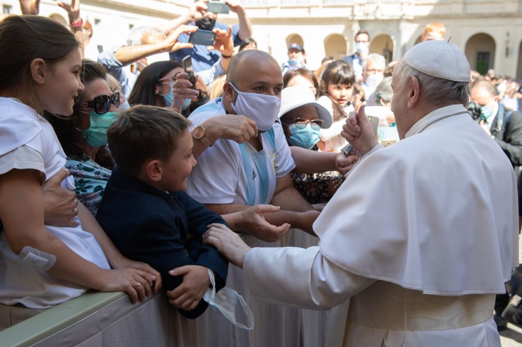 Papa Francisco: “¿Es verdad que Dios nos escucha?”