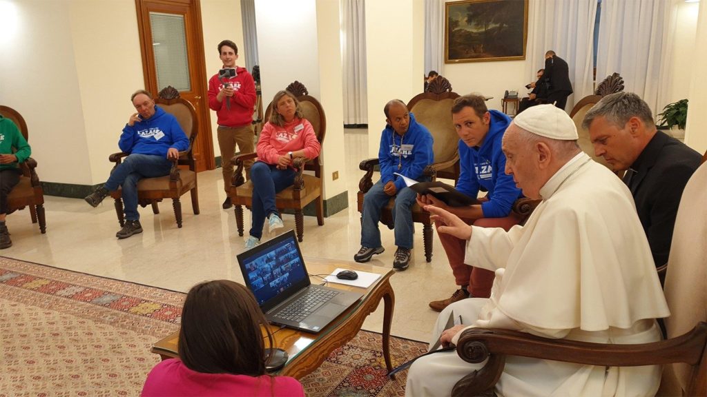 Papa a Asociación Lázaro: “Testigos de la misericordia”