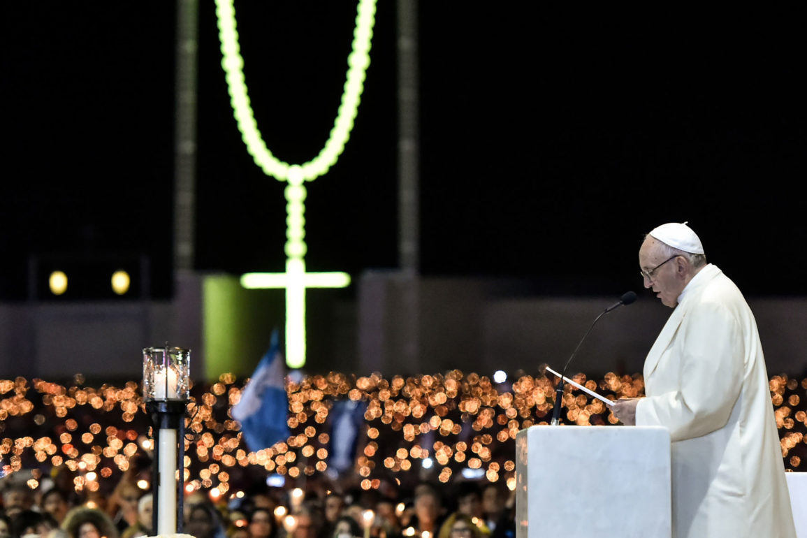 Papa monaguillos Fátima