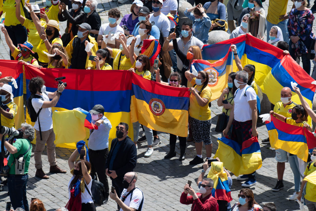 Regina Coeli: Oración por Jerusalén, Kabul y Colombia