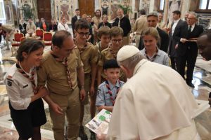 Francia Papa scouts
