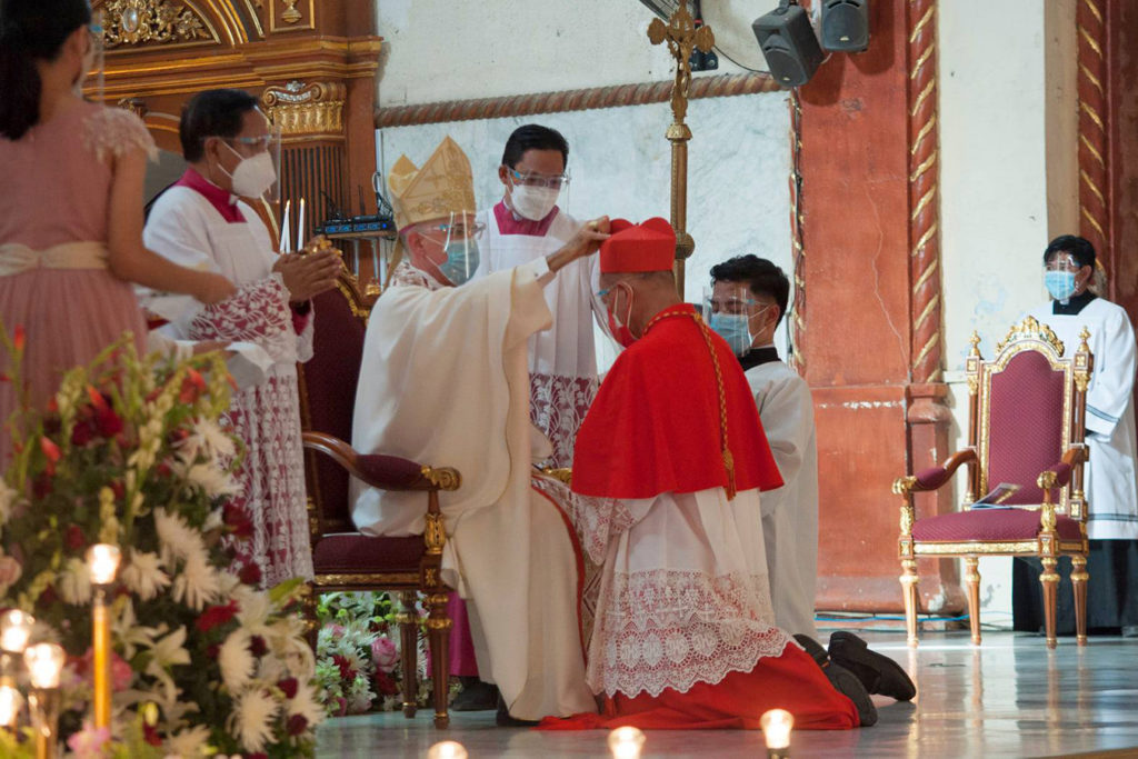 Cardinal Advincula Gets Red Hat and Ring