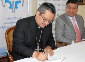 Ecuador Iglesia convenio estudiantes