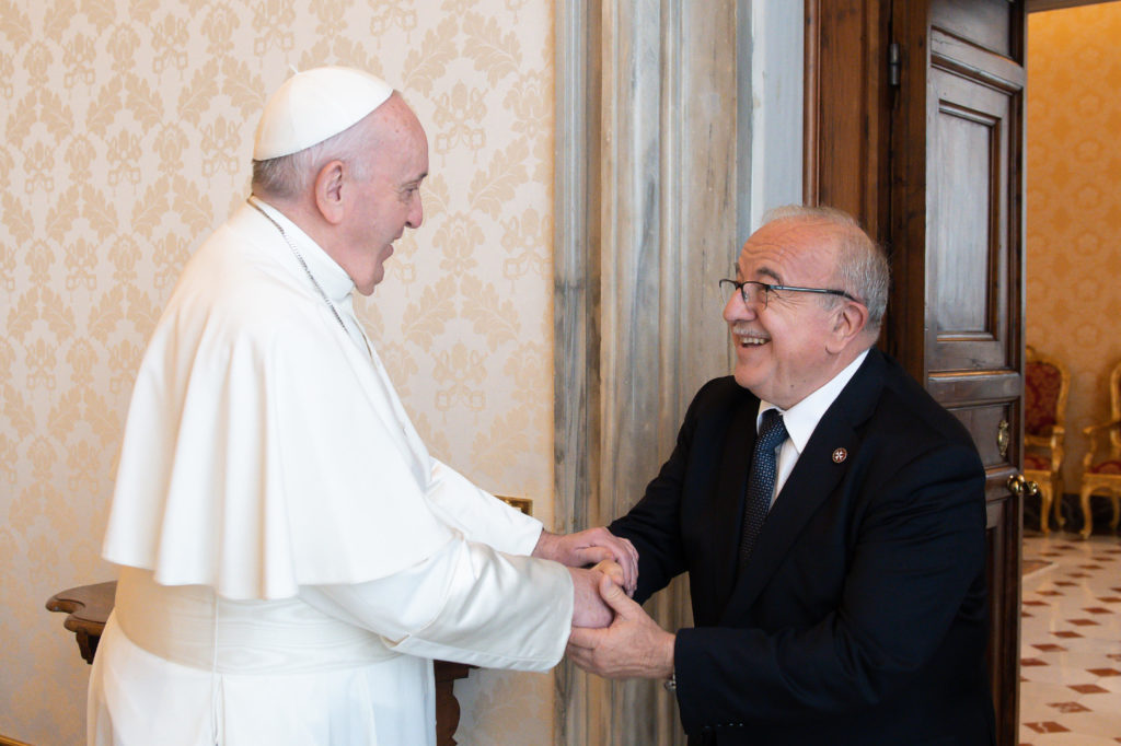 Francesco all’Ordine di Malta: “Vi voglio bene”