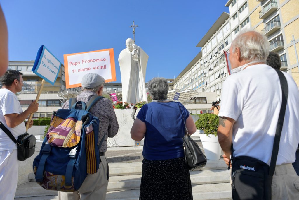 Postoperatorio del Papa: Jornada tranquila