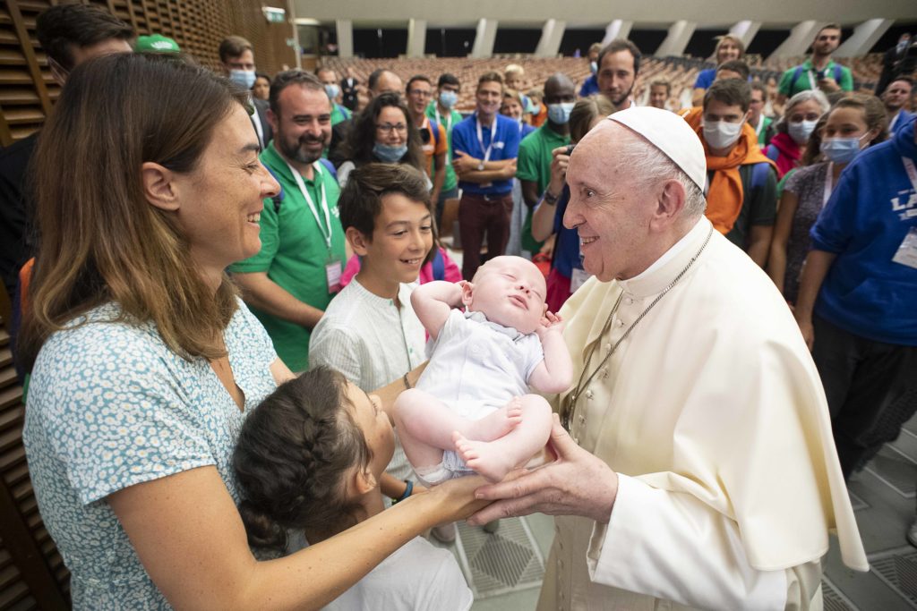 Pope Praises French ‘Lazare’ Association