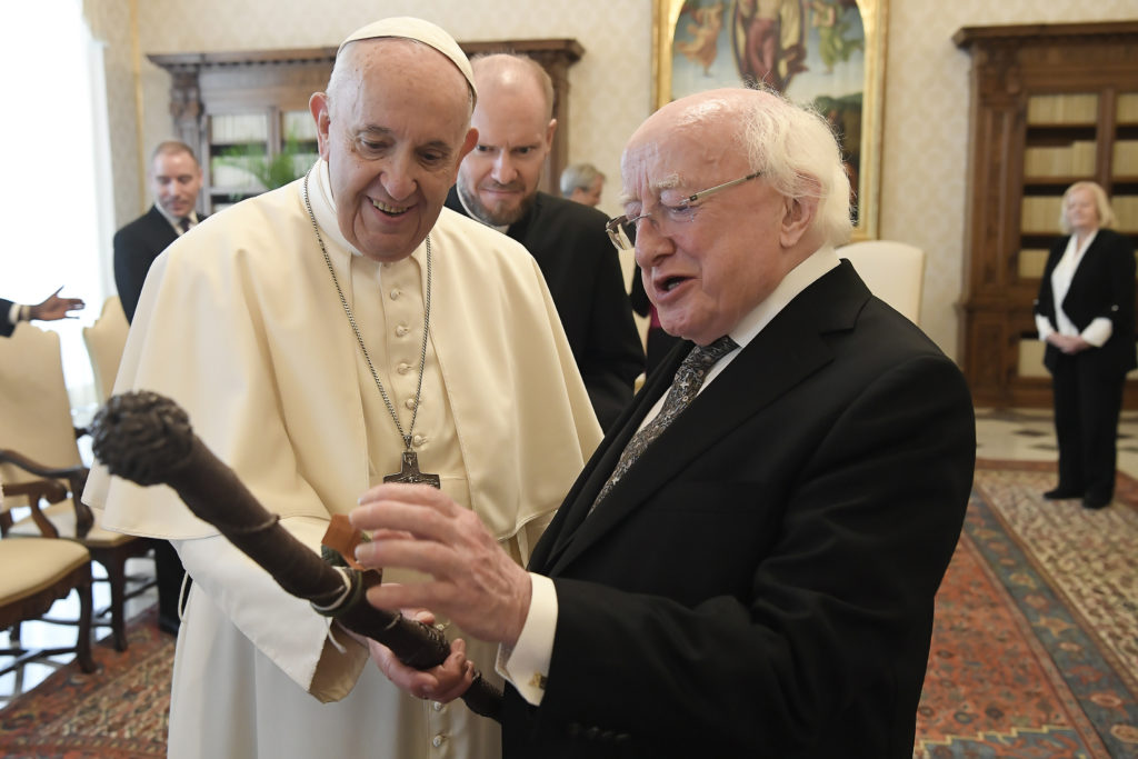 El Papa recibe al presidente de Irlanda