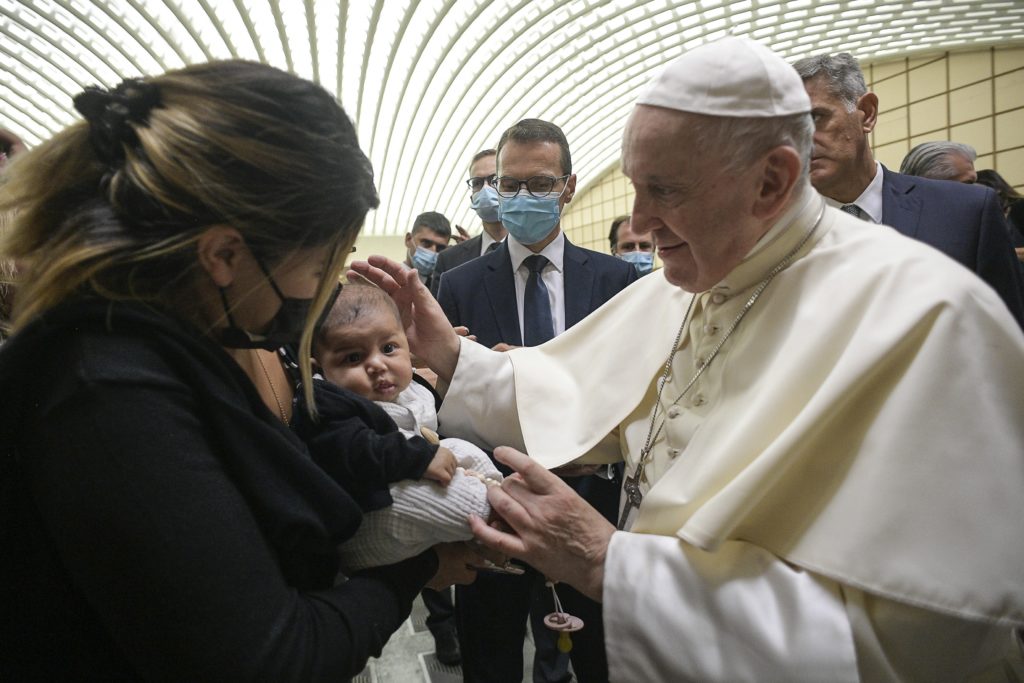 “Todos somos iguales”, hijos de Dios “en Cristo” y por el Bautismo