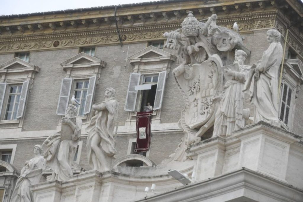 El Papa: El corazón de la Palabra de Dios es la caridad