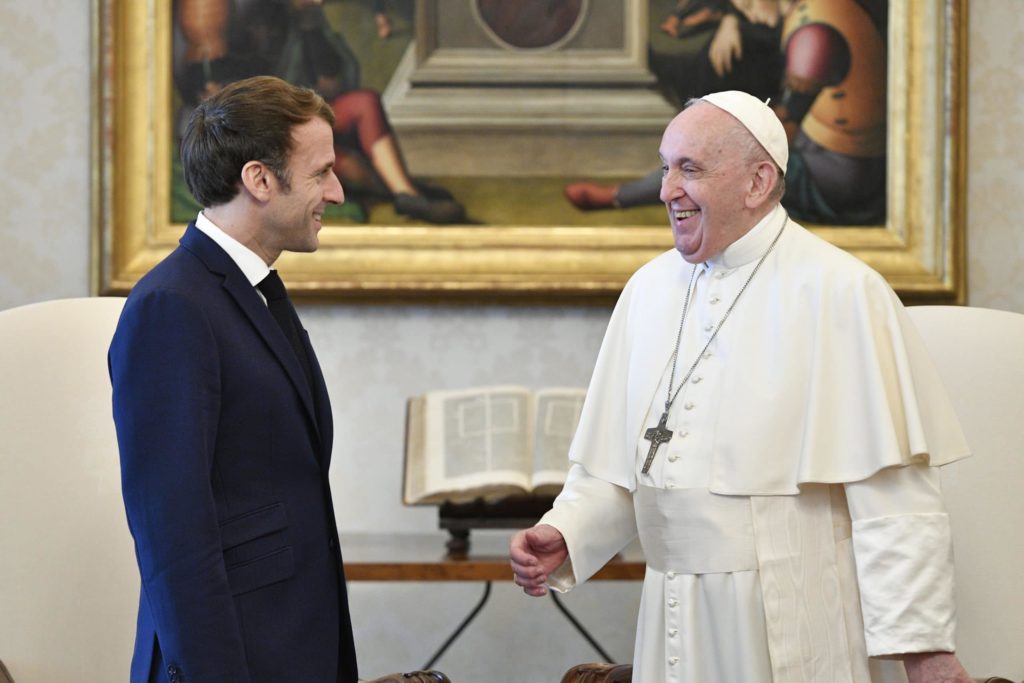 Francia: El Papa se reúne con Emmanuel Macron