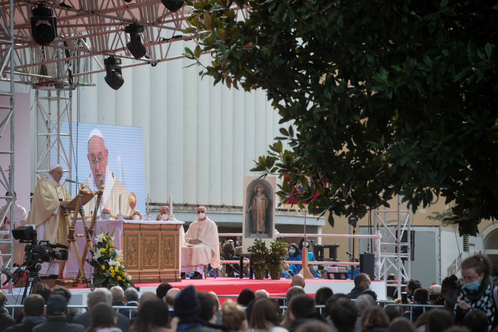 Al Gemelli il Papa propone la “terapia del ricordo”