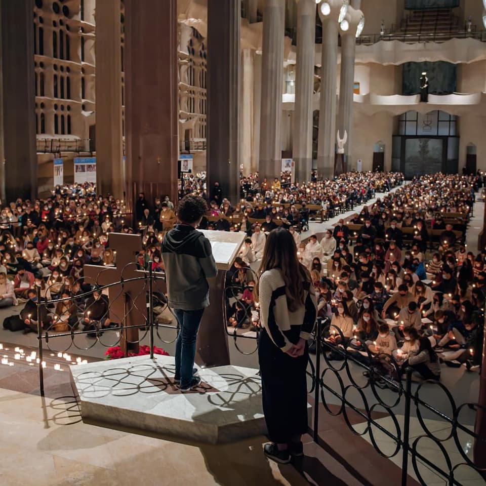 La benedizione del Papa ai giovani di Taizé