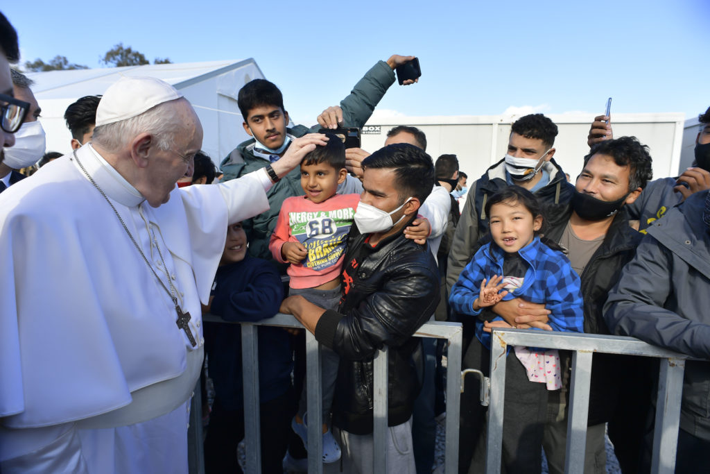 Il Papa tra i rifugiati: duro rimprovero all’Europa