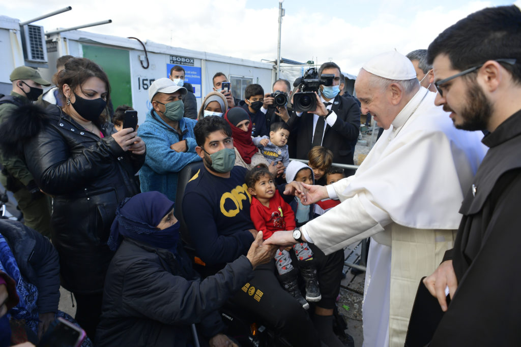 Grecia: El Papa visita a los refugiados en Lesbos