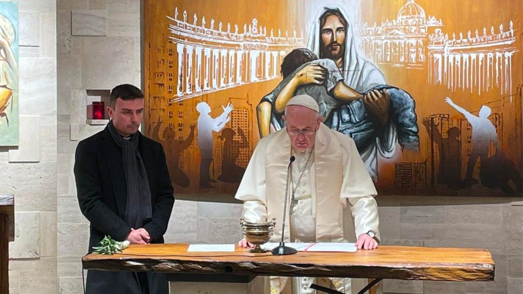 El Papa visita a la Comunidad del Cenáculo