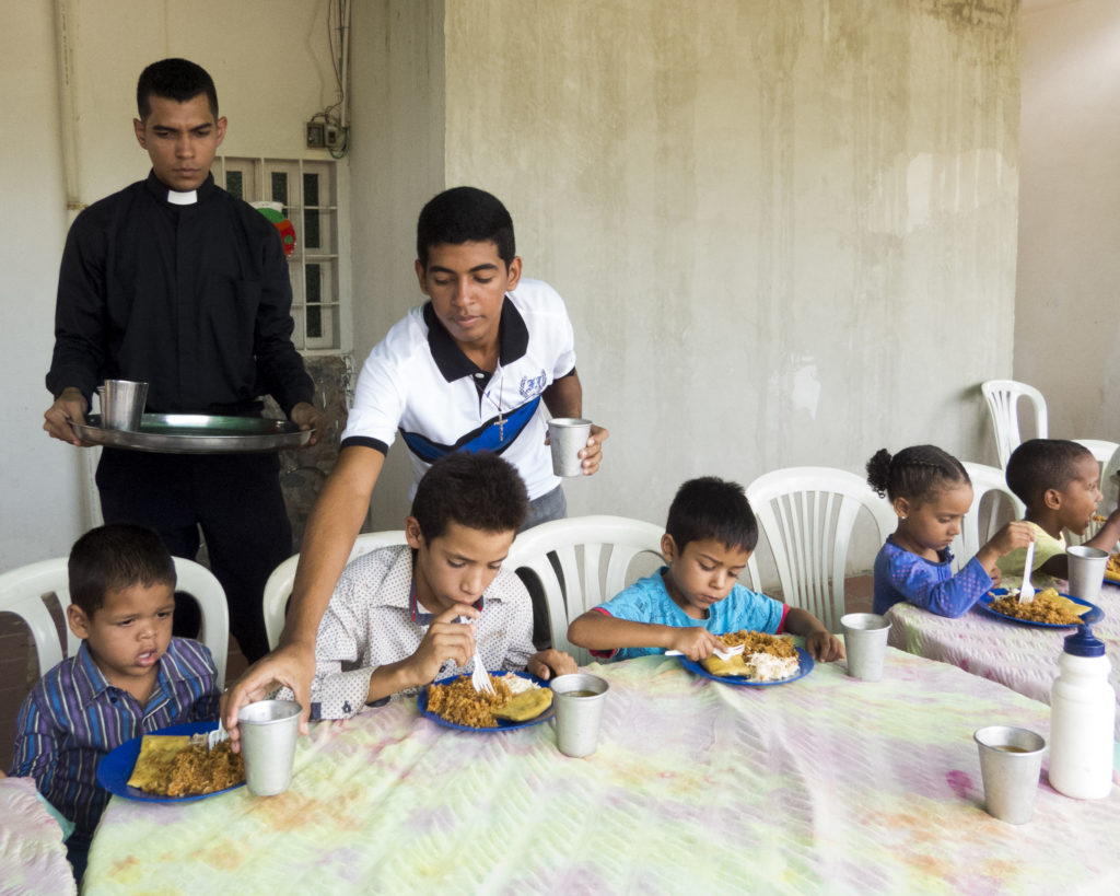 Una Iglesia que debe servir a la comunidad