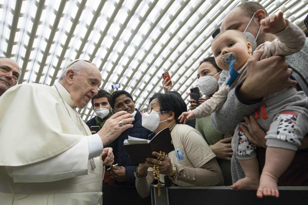 Pope Praises St. Joseph, Father in Tenderness