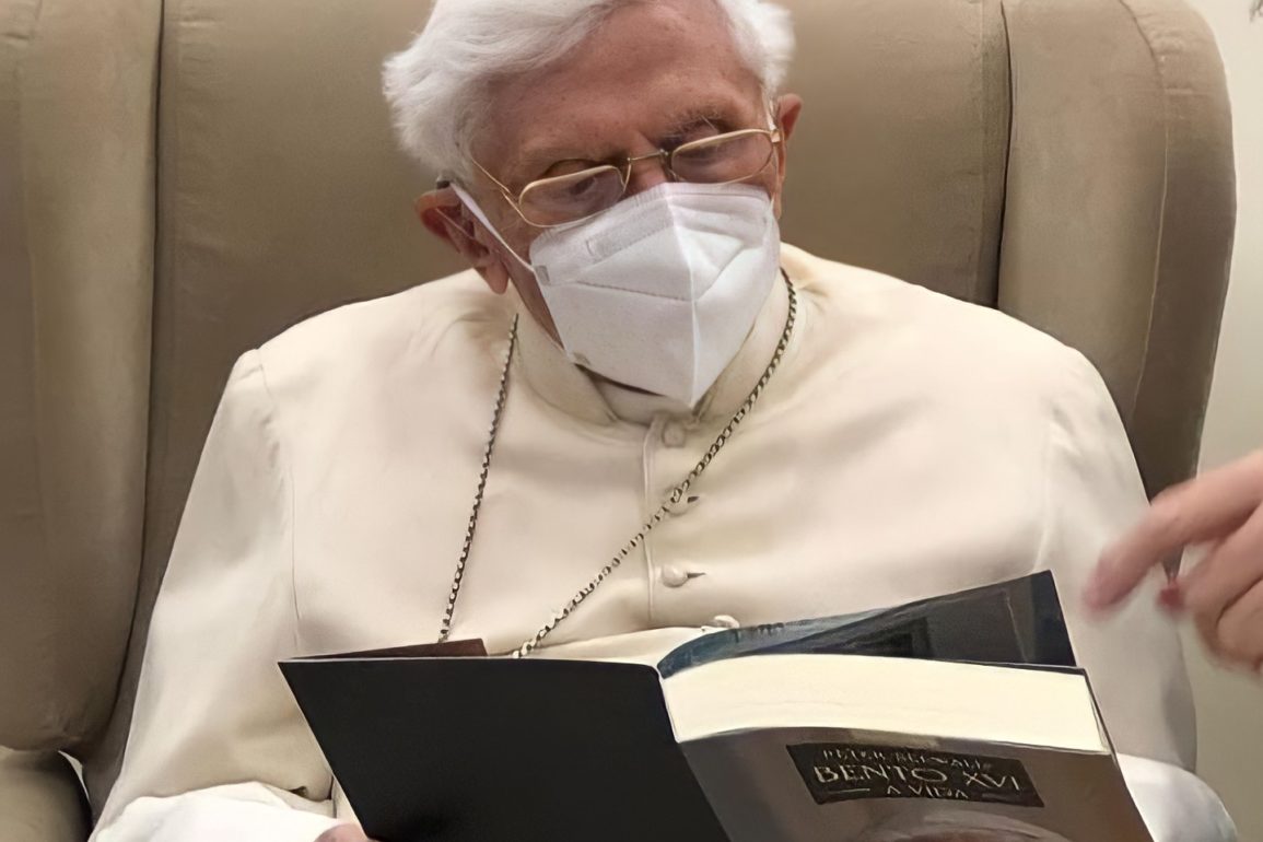 acusaciones benedicto XVI