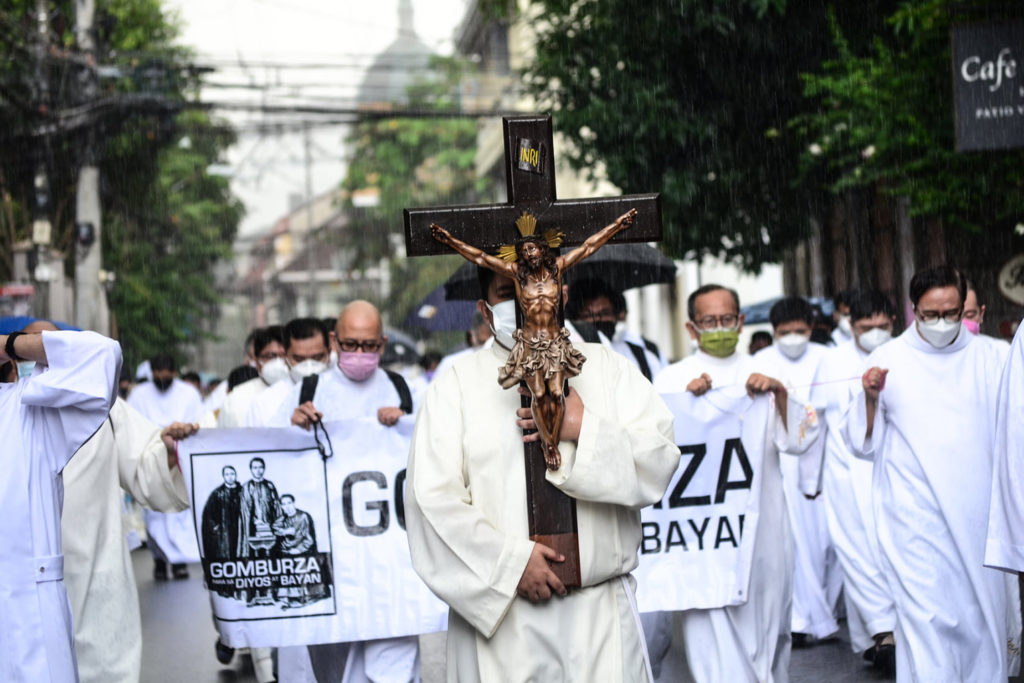 Clergy of Manila Archdiocese March for Nation’s Healing