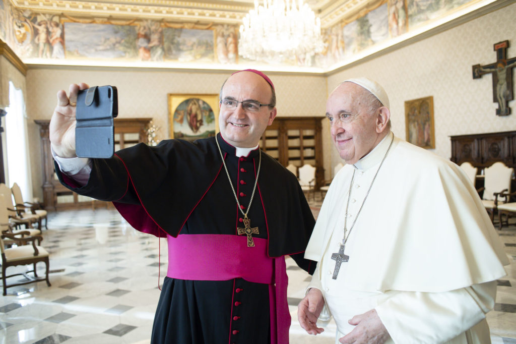 Mons. Munilla: Elevar la calidad de los “cercanos” para acercar a los “alejados”