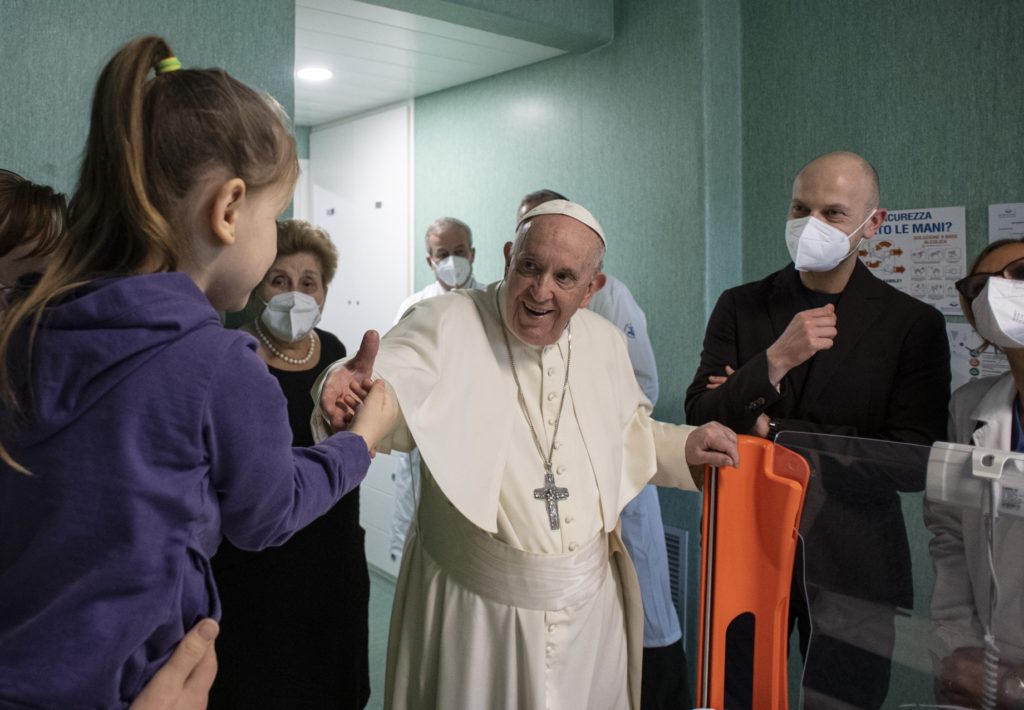 Pope Visits Ukrainian Children at Bambino Gesù Hospital