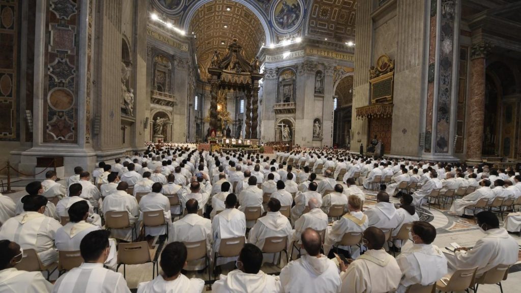 Gli “idoli nascosti” che mettono a rischio la fedeltà dei sacerdoti