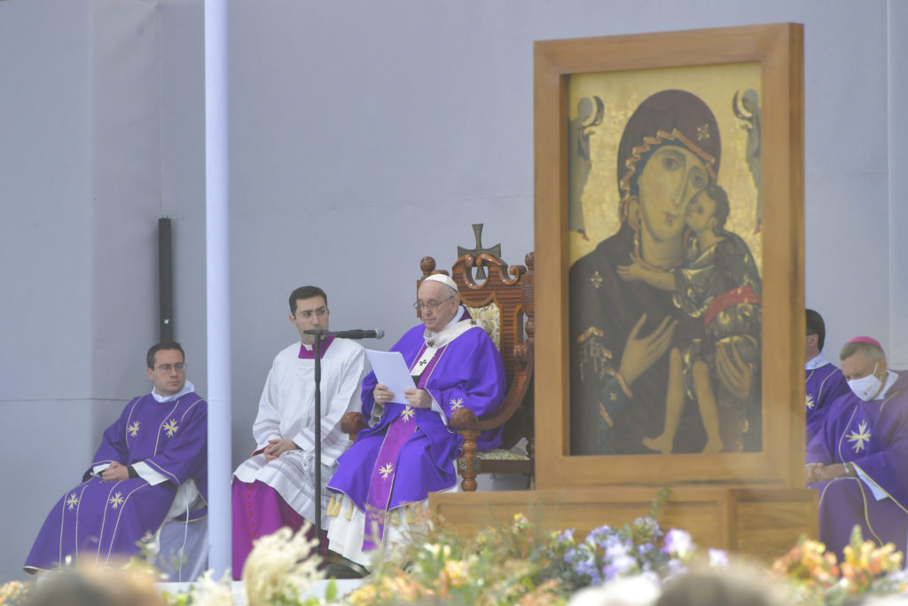 Il Papa a Malta mette in guardia dal tarlo dell’ipocrisia