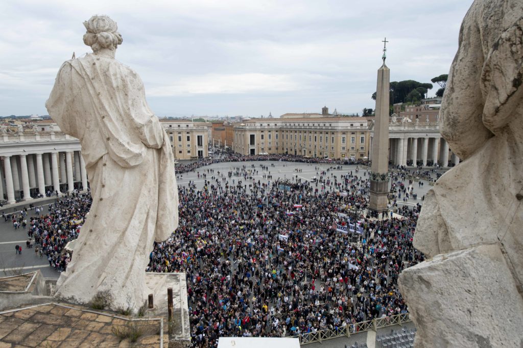 Papa Francisco: Mayo, mes de María, Rosario por la Paz