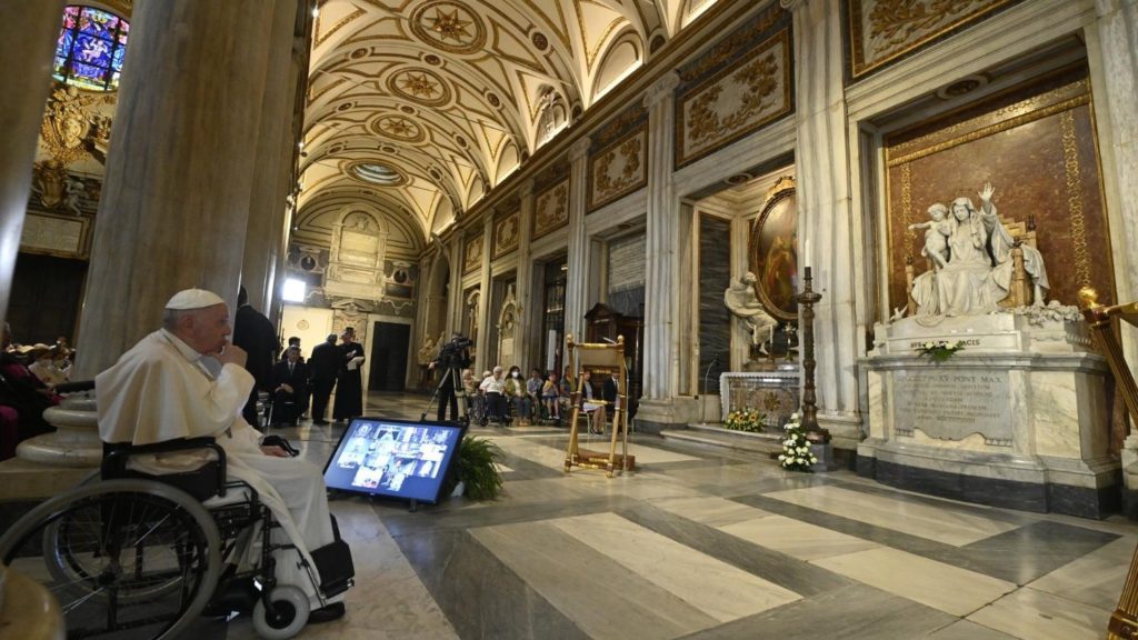 Rosario del Papa Francisco por la paz en Ucrania y en el mundo