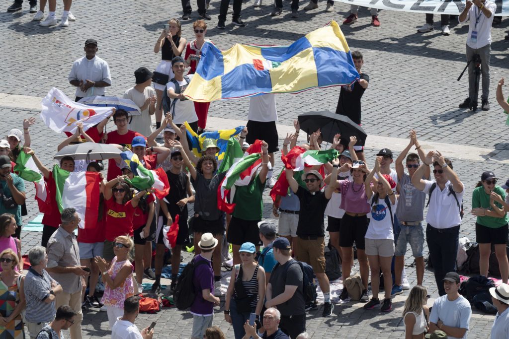 The Pope:  I urge visiting a Marian shrine to venerate our heavenly Mother