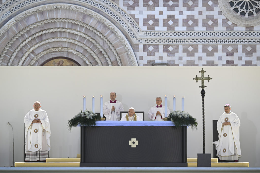 El Papa en L’Aquila: “La misericordia es saberse amado en la miseria”