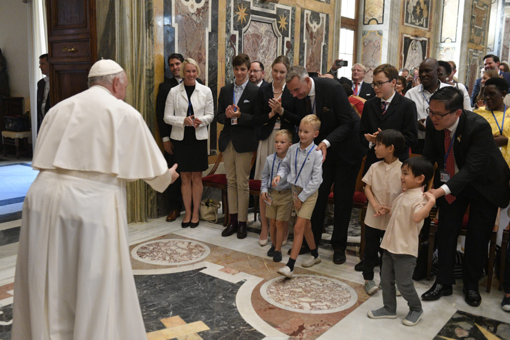 El Papa: “Los animo a hacer presente en la Iglesia la secularidad con afabilidad”