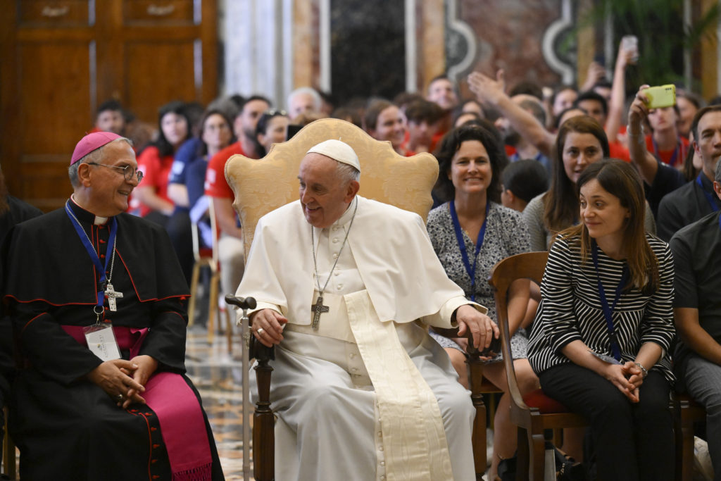 Il Papa ai giovani: “Che Gesù diventi il vostro grande Amico, il vostro compagno di strada”