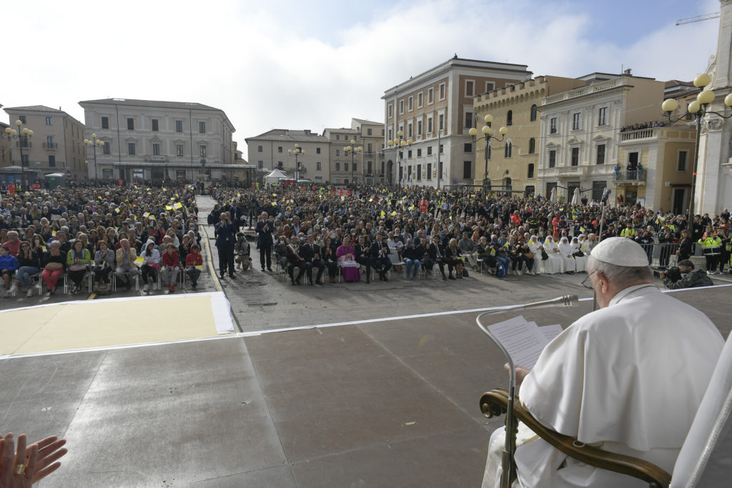 Il Papa a L’Aquila:“Ai tuoi fedeli, Signore, la vita non è tolta ma trasformata”