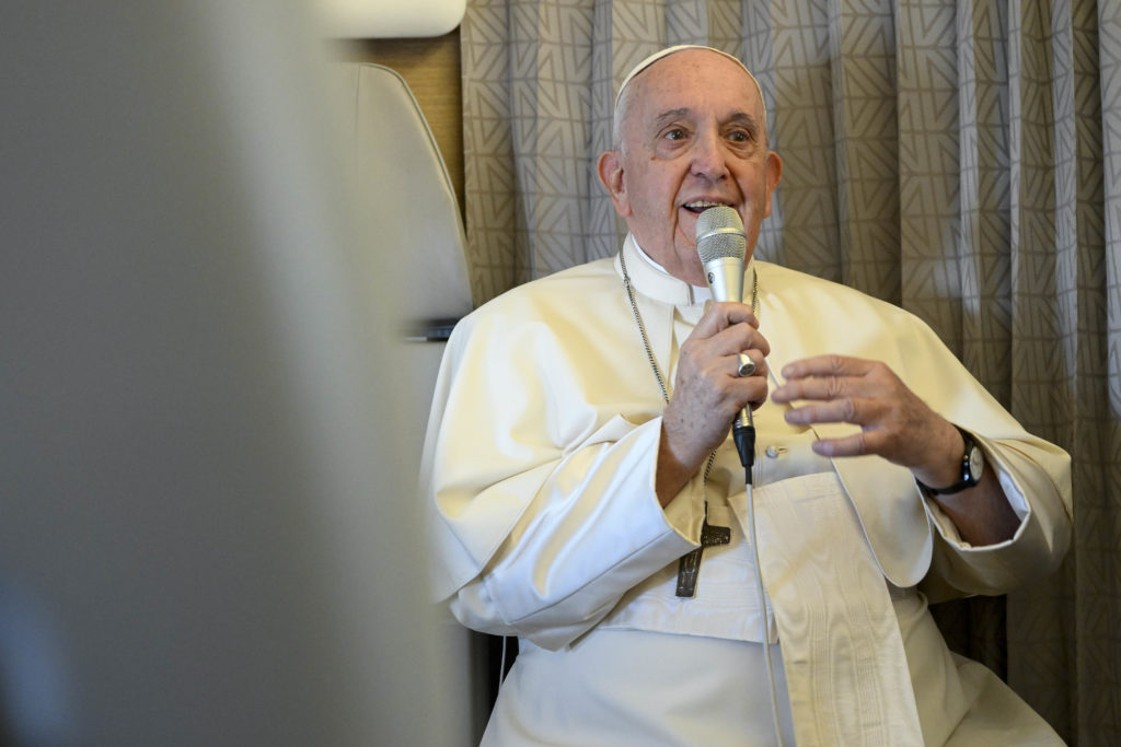 Rueda de prensa del Papa Francisco en el vuelo de regreso de Kazajistán