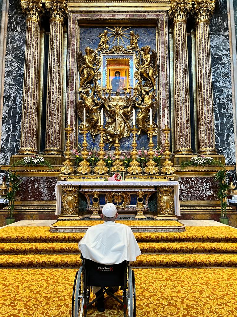 Il Papa affida il viaggio in Kazakistan alla Madonna Salus Populi Romani