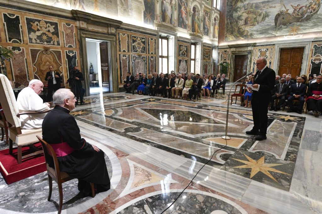 El Papa: “El fin de todo universo es la verdad”