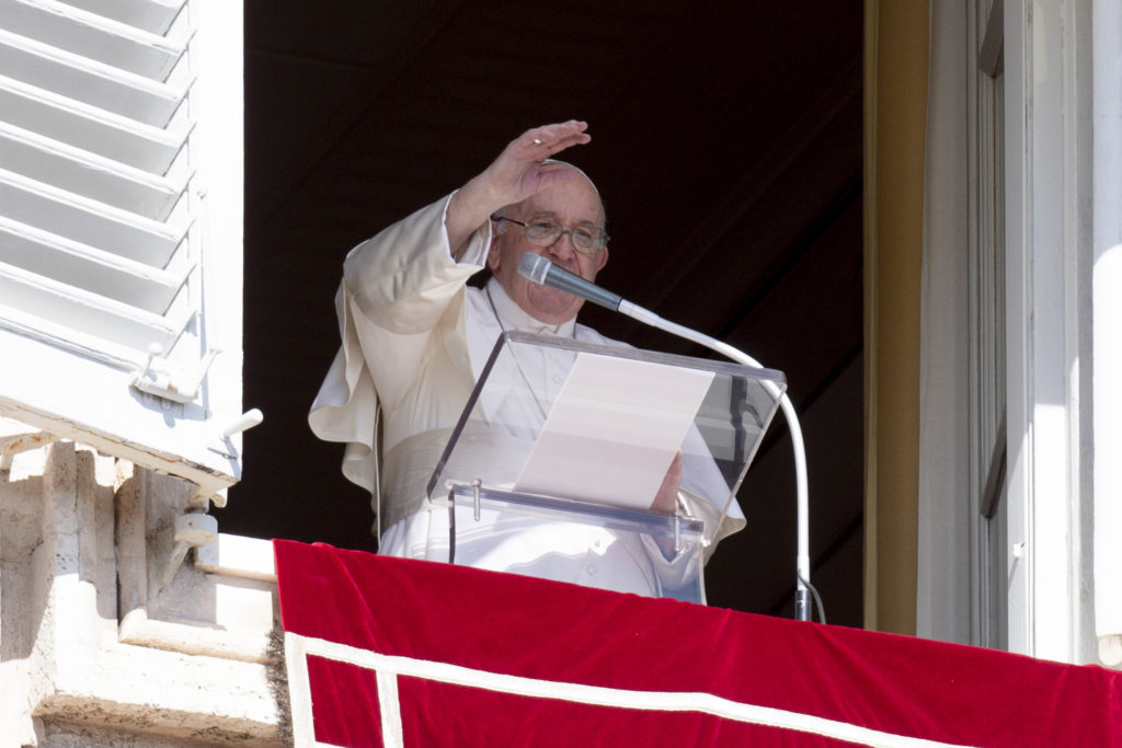 El Papa en el Ángelus: “La oración es la medicina de la fe, el reconstituyente del alma”