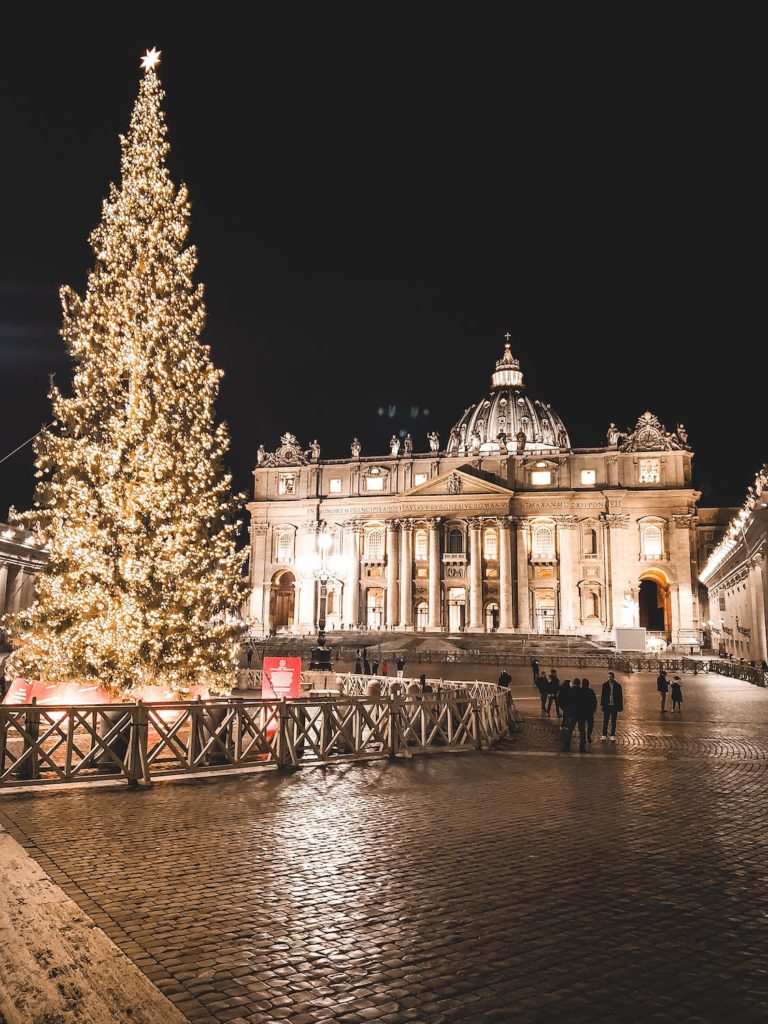 Tradicional inauguración del Belén y encendido del árbol de Navidad