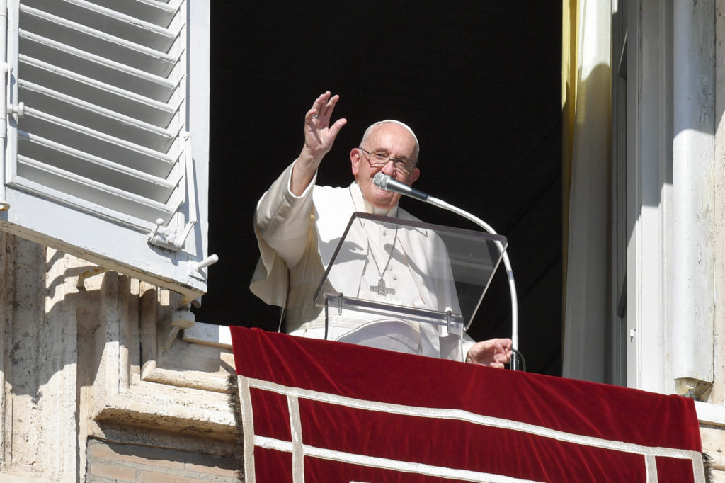 El Papa: María nos precede en el camino hacia el encuentro con el Señor