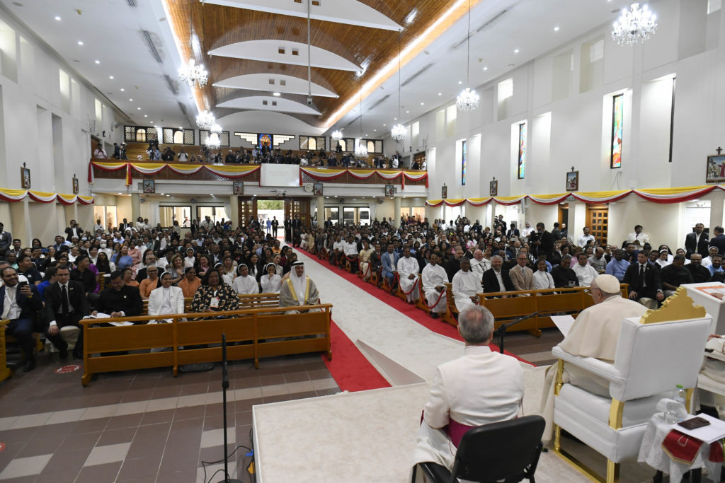 “La Chiesa nasce dal costato aperto di Cristo, da un bagno di rigenerazione nello Spirito Santo”