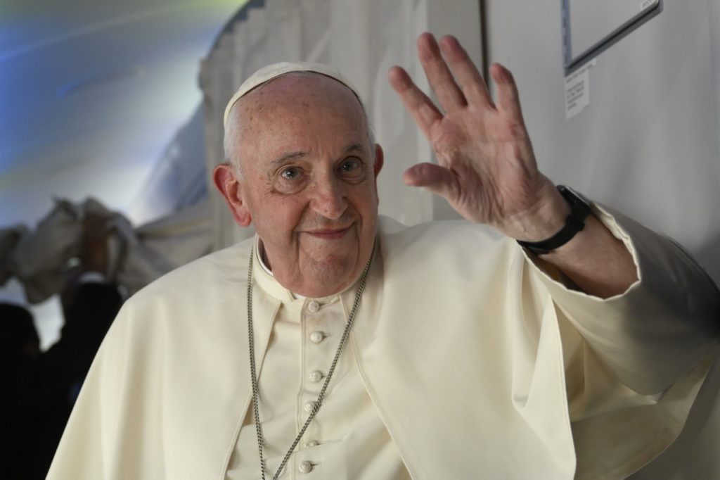 Pope returns to Rome: “Prayerful greetings for the good”