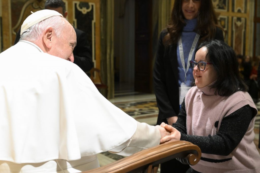 “Dignità di ogni persona è una responsabilità costante della Chiesa”