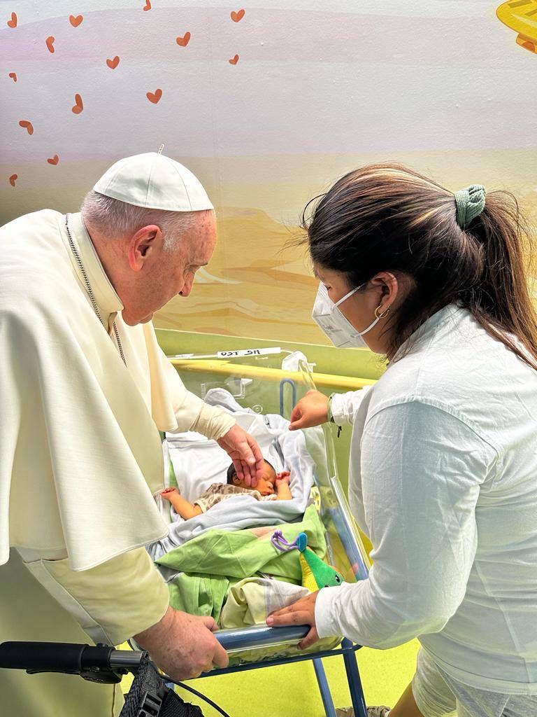 The Pope visited the children in the paediatric oncology ward